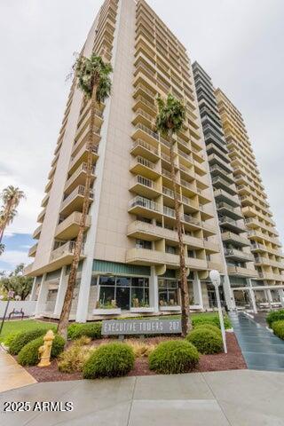 207 West Clarendon Avenue, Unit 4H Phoenix, AZ 85013 - Photo 36 of 37 front view of a building