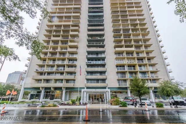 $1,995 | 207 West Clarendon Avenue, Unit 4H, Phoenix, AZ 85013