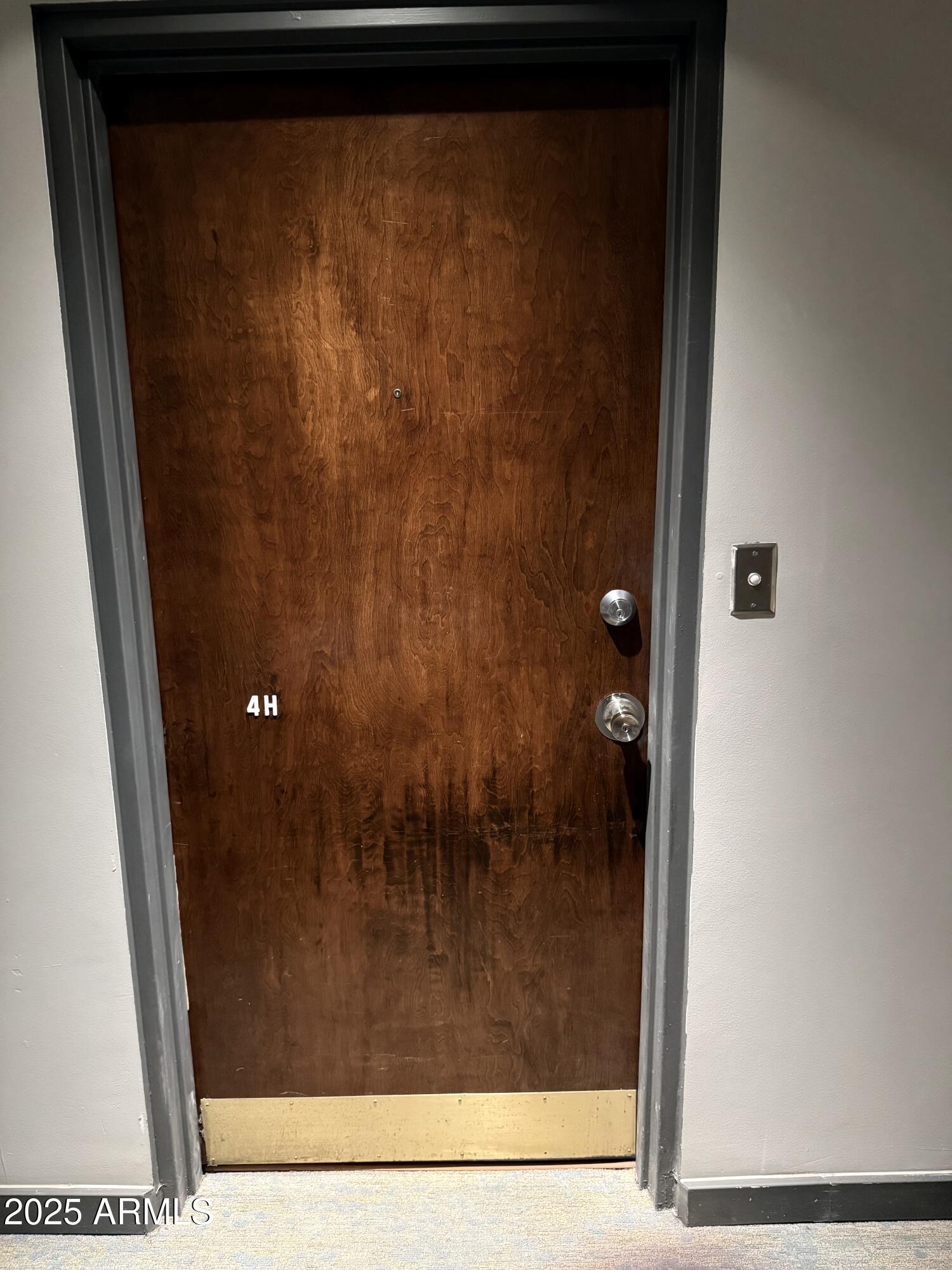 207 West Clarendon Avenue, Unit 4H Phoenix, AZ 85013 - Photo 8 of 37 a view of a bathroom