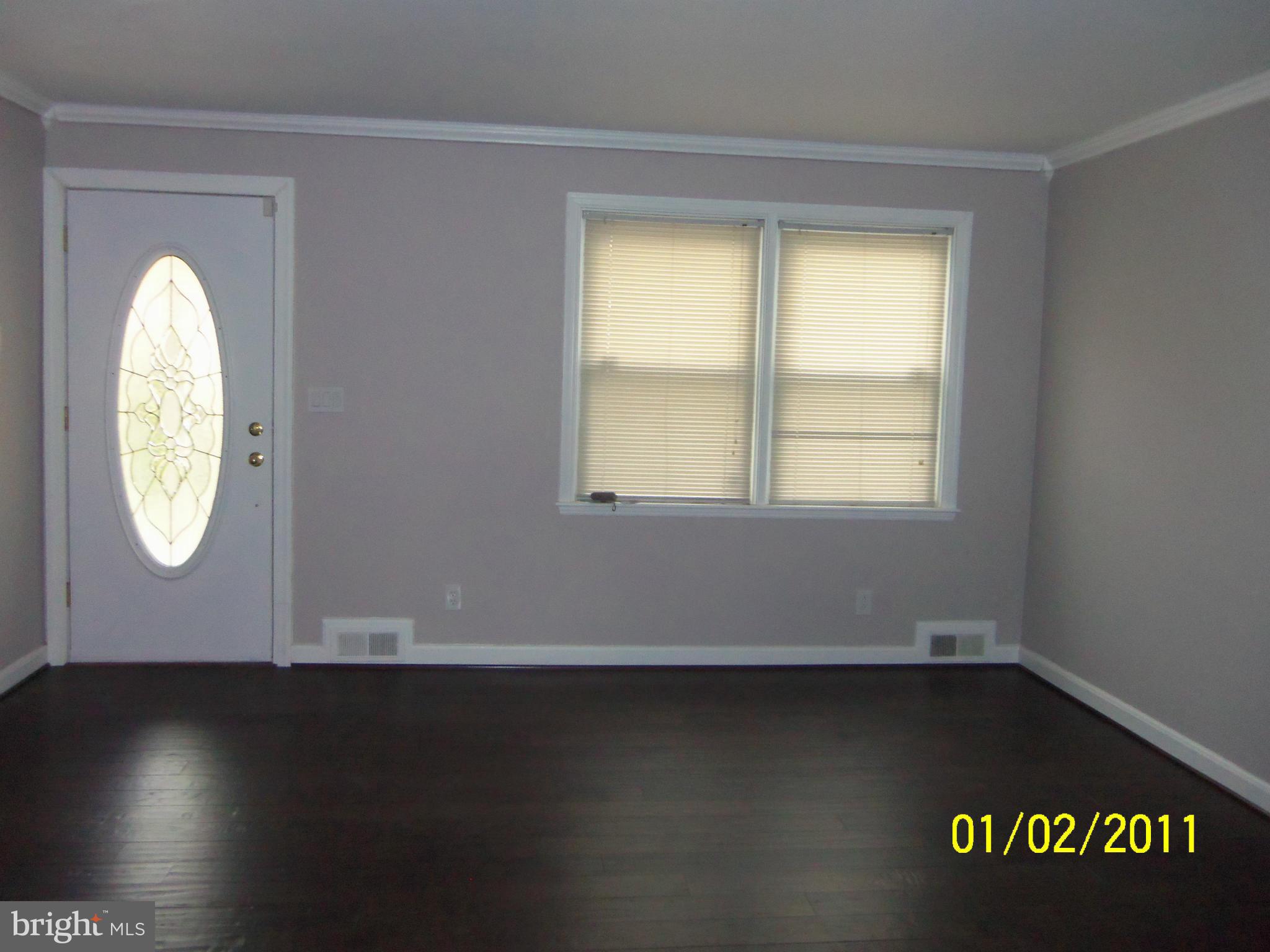 1570 Pentwood Road Baltimore, MD 21239 - Photo 2 of 17 Living Room