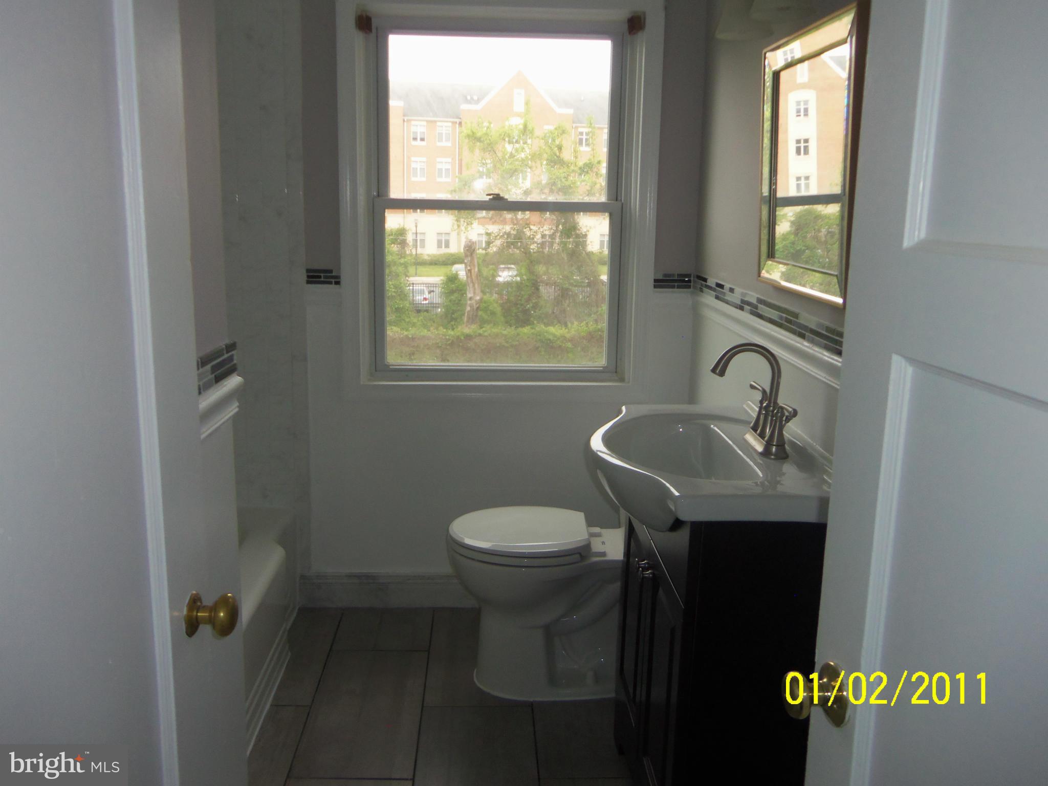 1570 Pentwood Road Baltimore, MD 21239 - Photo 11 of 17 Bath