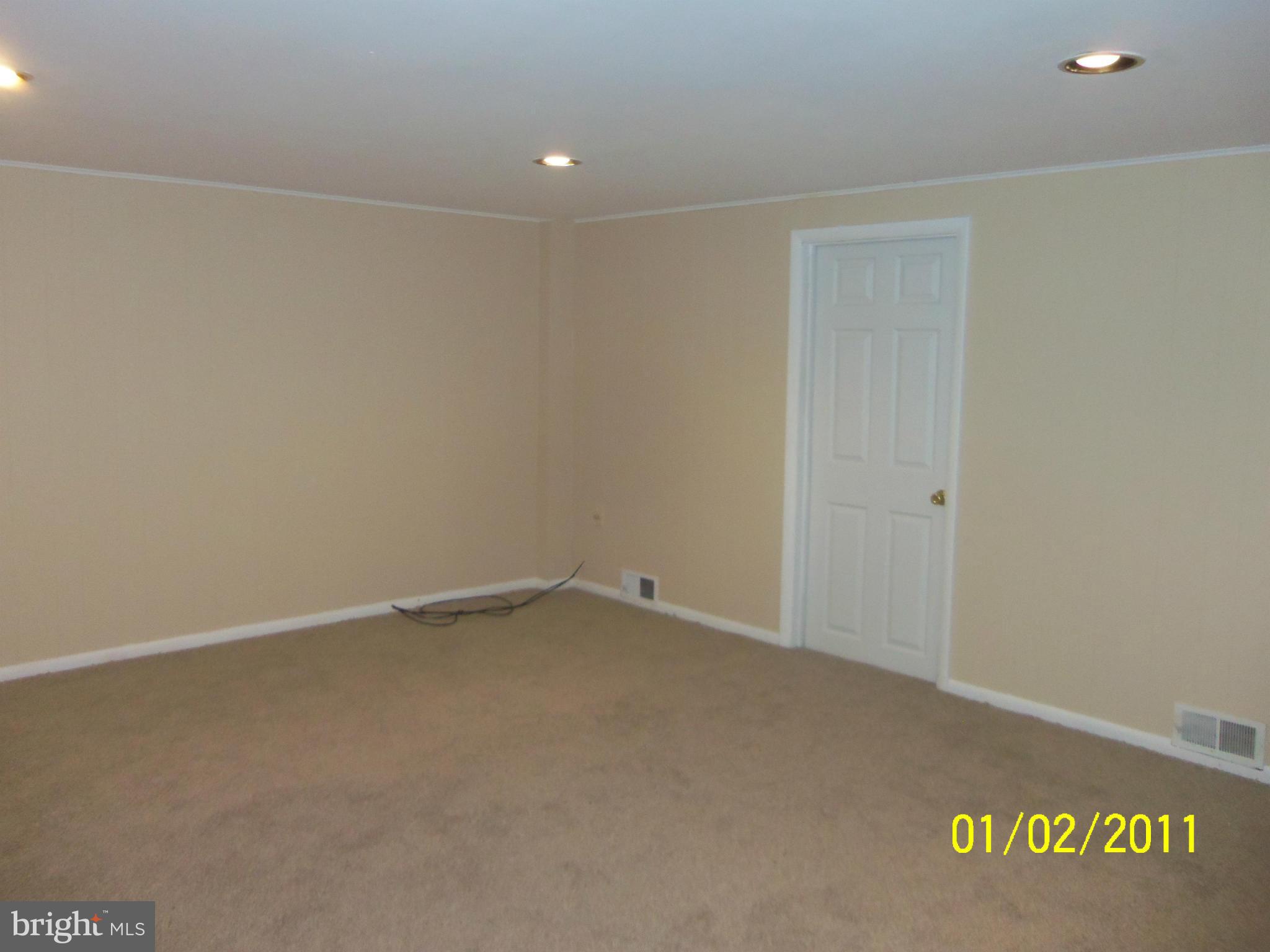 1570 Pentwood Road Baltimore, MD 21239 - Photo 12 of 17 Family Room