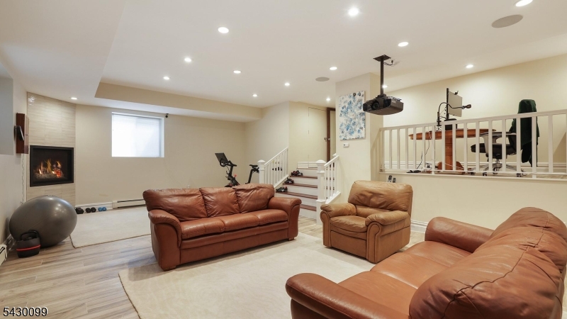 244 Pembrook Road Mountainside, NJ 07092 - Photo 41 of 50