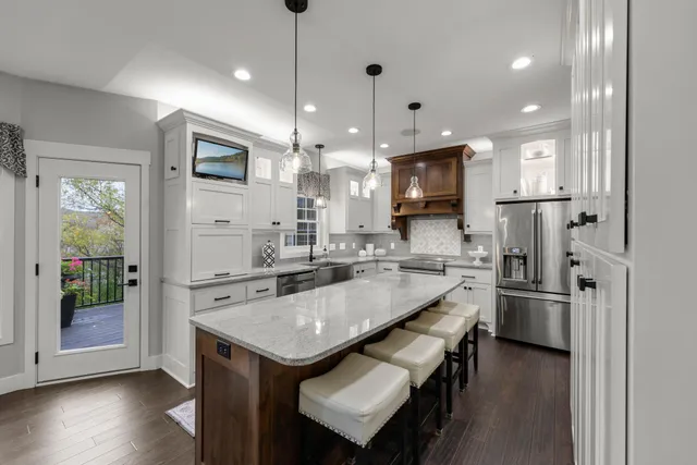 $785,000 | 18244 88th Place North, Maple Grove, MN 55311