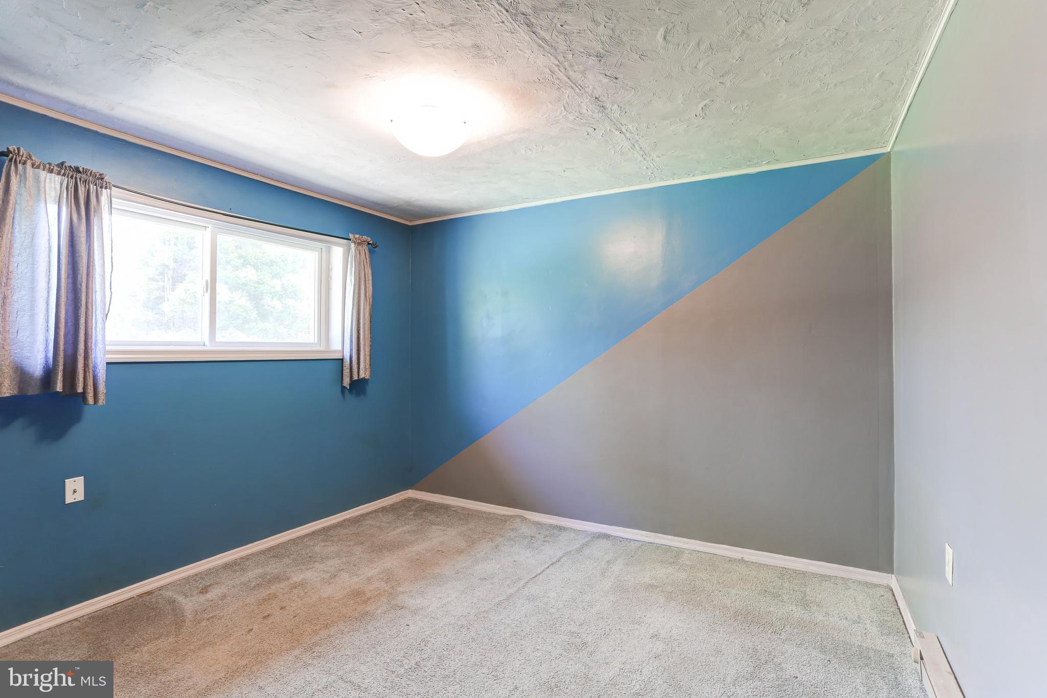 447 West Ridge Road Elizabethtown, PA 17022 - Photo 19 of 28 a view of empty room with window