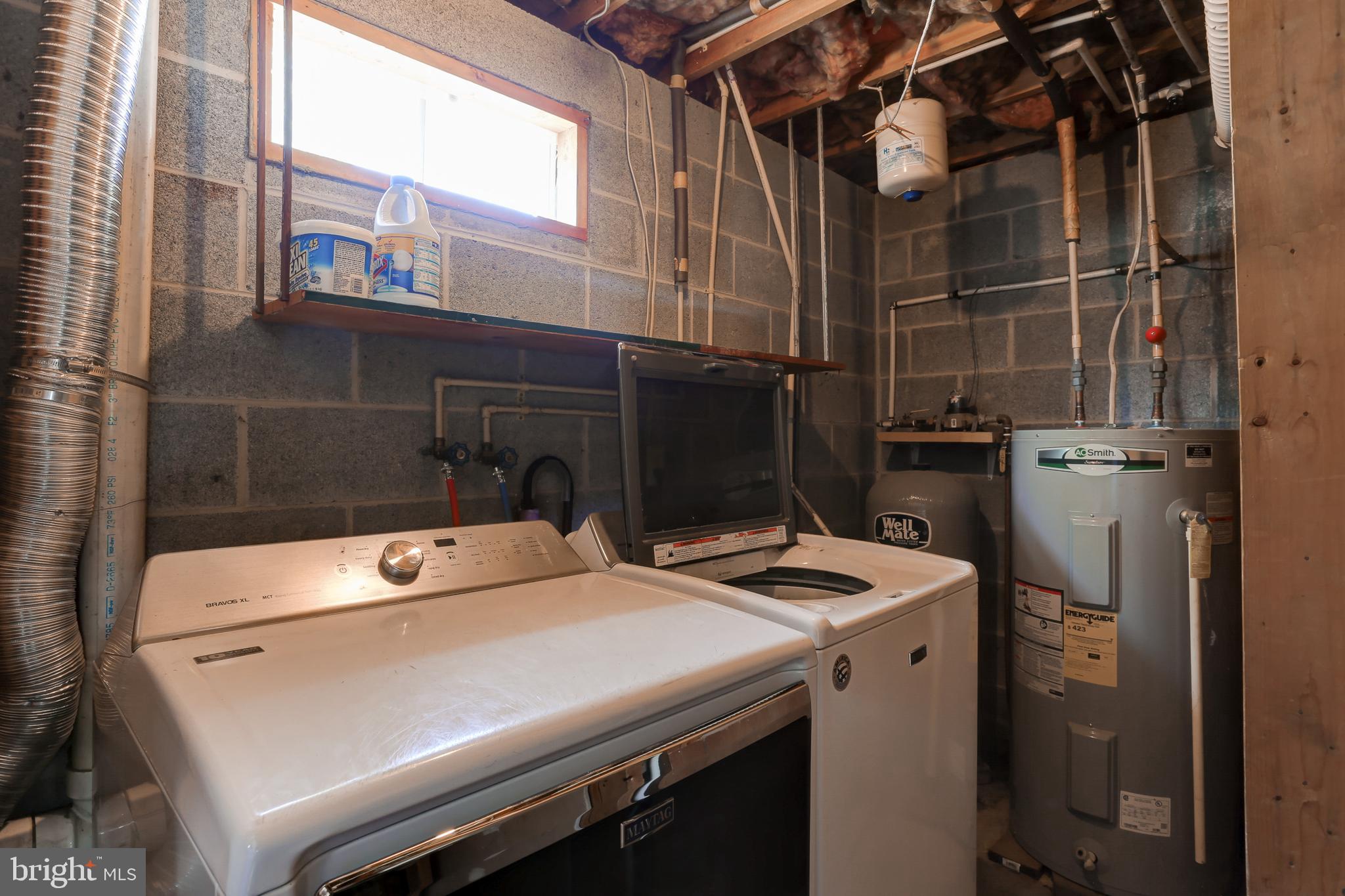 447 West Ridge Road Elizabethtown, PA 17022 - Photo 24 of 28 a utility room with dryer and washer