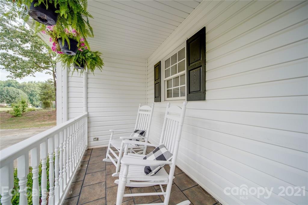 609 Stacy Ridge Road Gastonia, NC 28052 - Photo 3 of 27 Gallery Image 3