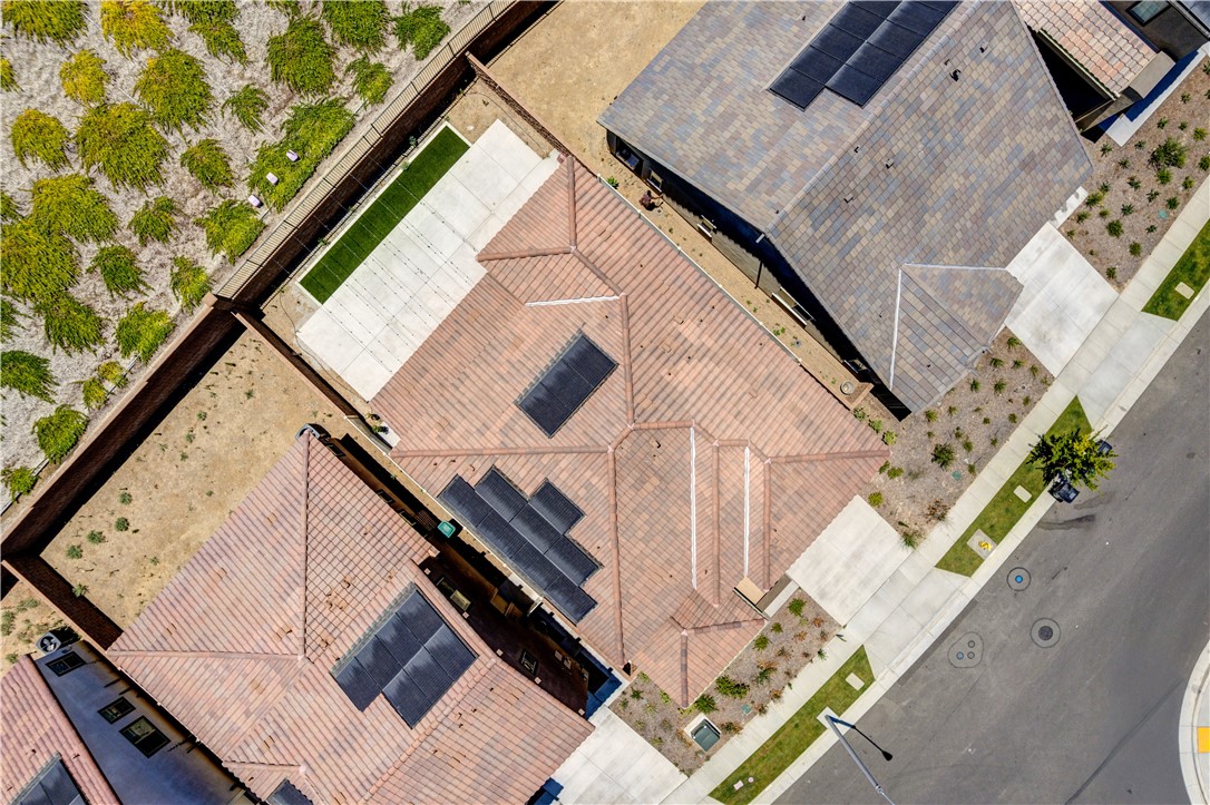 2821 Bridgetide Road Corona, CA 92883 - Photo 36 of 38
