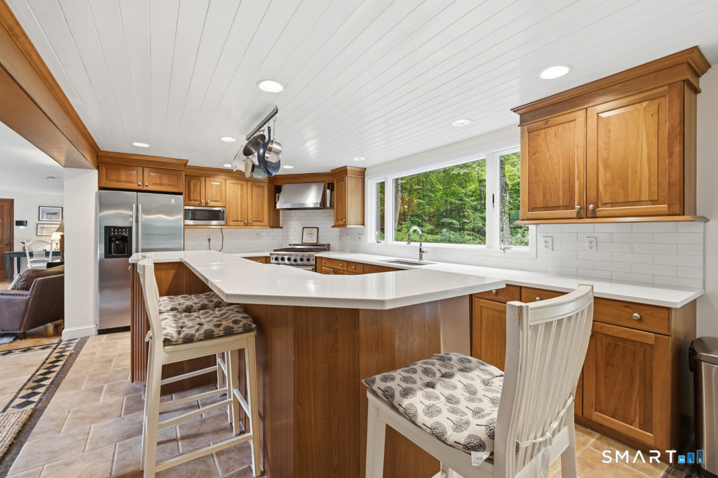 76 Pocahontas Road Redding, CT 06896 - Photo 7 of 32