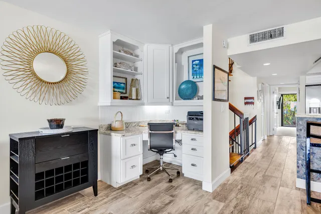 $999,000 | 1133 West Ocean Drive, Unit 4, Key Colony Beach, FL 33051