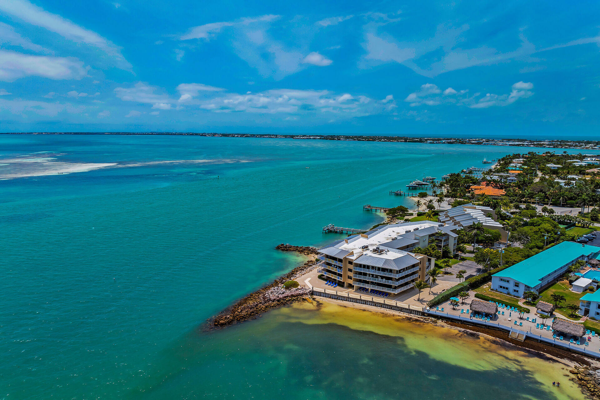 1133 West Ocean Drive, Unit 4 Key Colony Beach, FL 33051 - Photo 4 of 77 virtual-tour-356099-mls-high-res-image-3