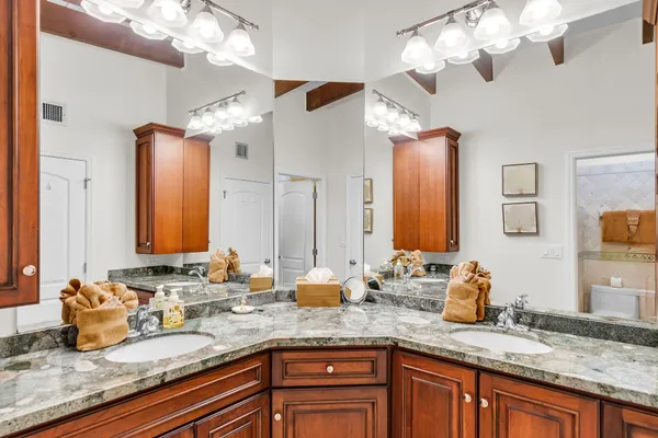 $999,000 | 1133 West Ocean Drive, Unit 4, Key Colony Beach, FL 33051