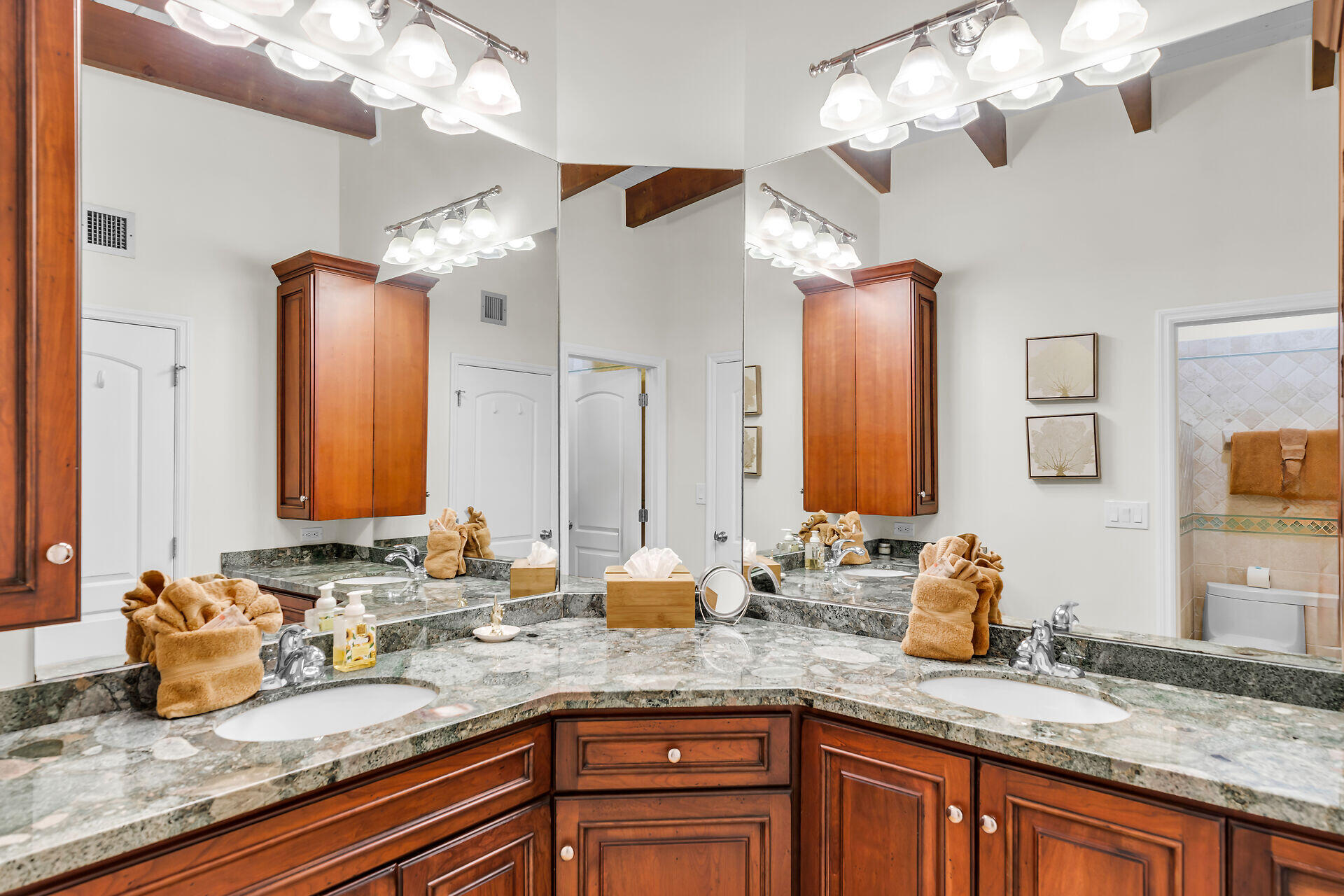 1133 West Ocean Drive, Unit 4 Key Colony Beach, FL 33051 - Photo 45 of 77 virtual-tour-356099-mls-high-res-image-5