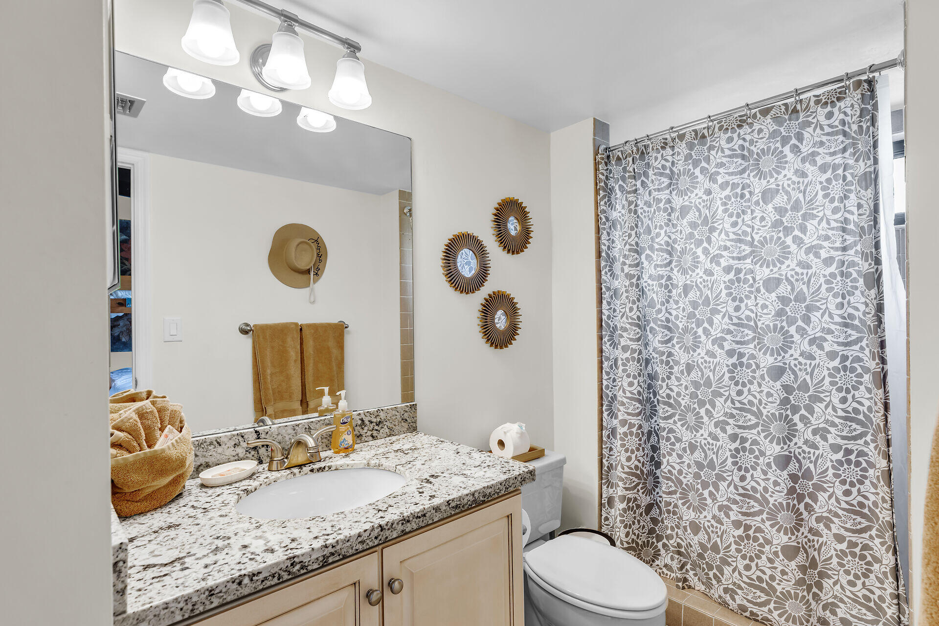 1133 West Ocean Drive, Unit 4 Key Colony Beach, FL 33051 - Photo 48 of 77 virtual-tour-356099-mls-high-res-image-5