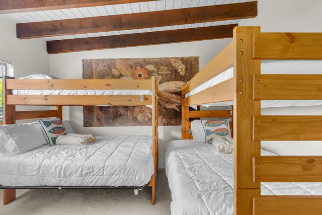 $999,000 | 1133 West Ocean Drive, Unit 4, Key Colony Beach, FL 33051