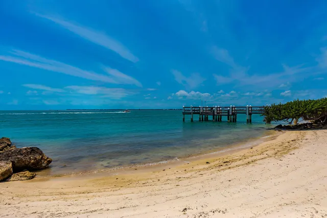 $999,000 | 1133 West Ocean Drive, Unit 4, Key Colony Beach, FL 33051