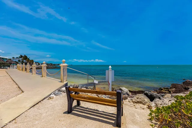 $999,000 | 1133 West Ocean Drive, Unit 4, Key Colony Beach, FL 33051