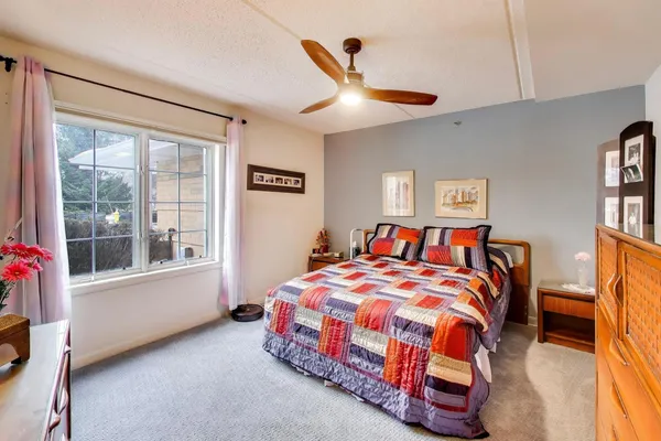 $369,800 | 710 Creekside Drive, Unit 104A, Mount Prospect, IL 60056