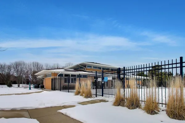 $369,800 | 710 Creekside Drive, Unit 104A, Mount Prospect, IL 60056