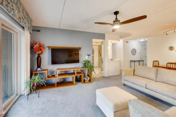 $369,800 | 710 Creekside Drive, Unit 104A, Mount Prospect, IL 60056