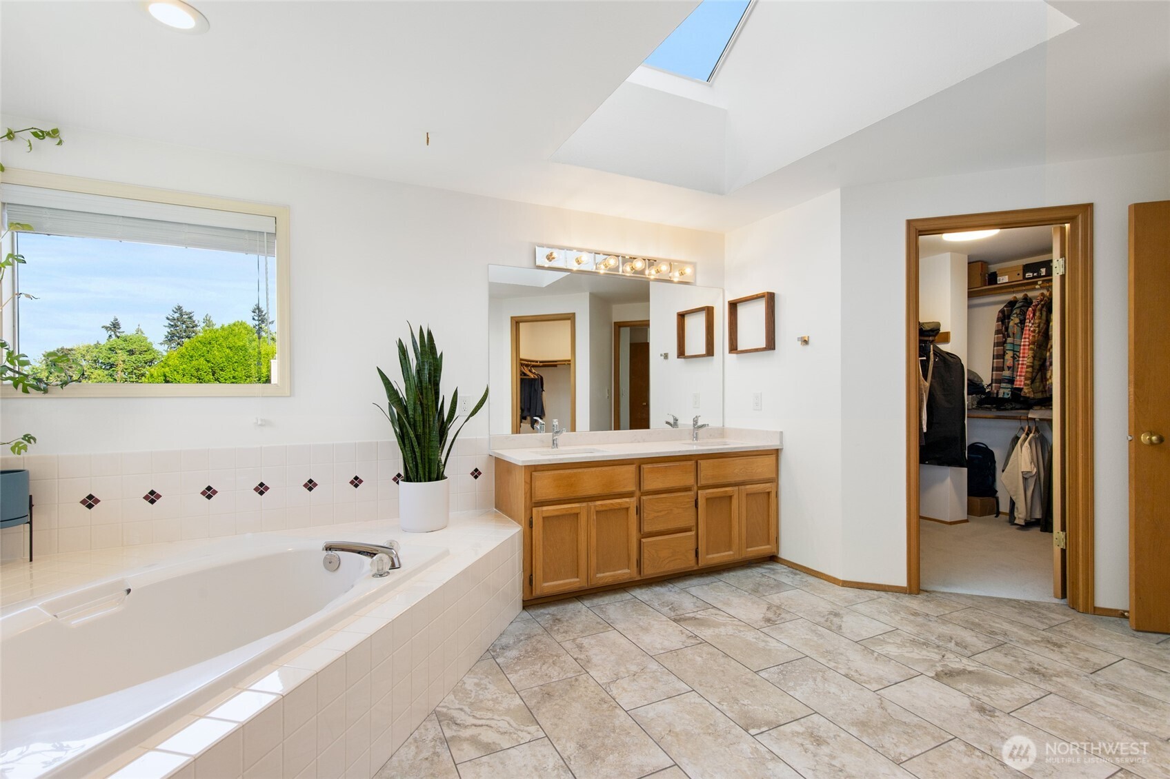 2423 240th Street Southeast Bothell, WA 98021 - Photo 25 of 40