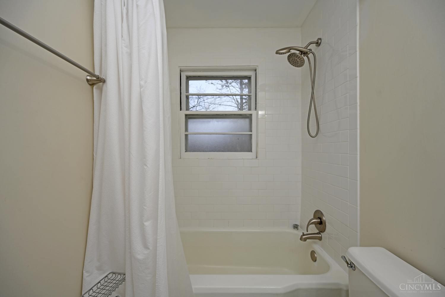 6720 Ridgefield Drive Cincinnati, OH 45224 - Photo 15 of 33 Gallery Image 15