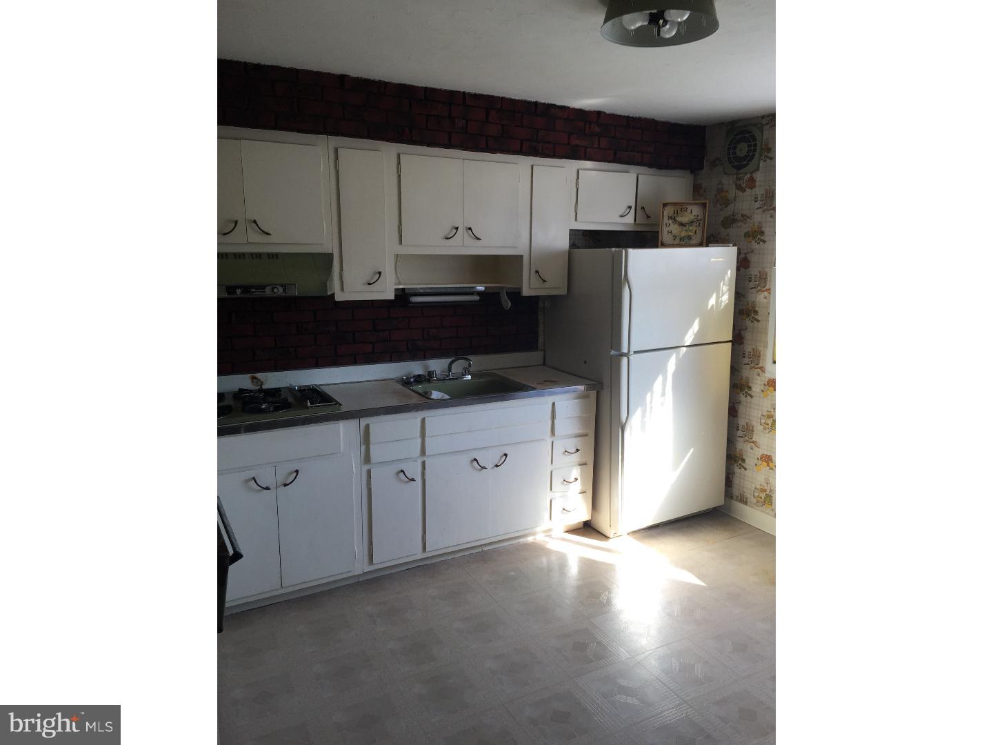 3326 Fairdale Road Philadelphia, PA 19154 - Photo 5 of 8