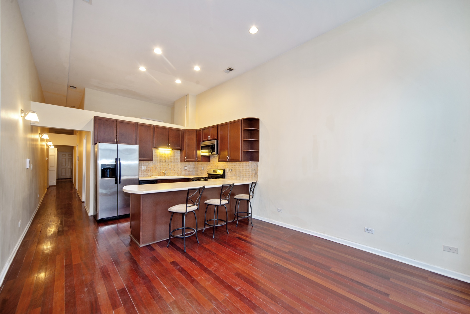 521 North Racine Avenue, Unit 1 Chicago, IL 60642 - Photo 6 of 24