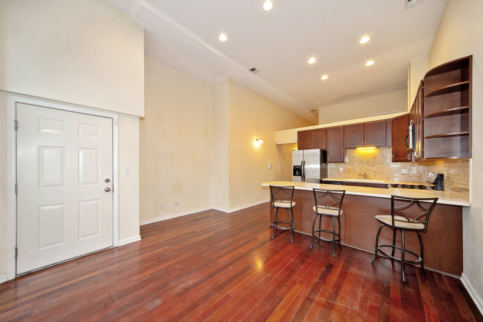 521 North Racine Avenue, Unit 1 Chicago, IL 60642 - Photo 7 of 24
