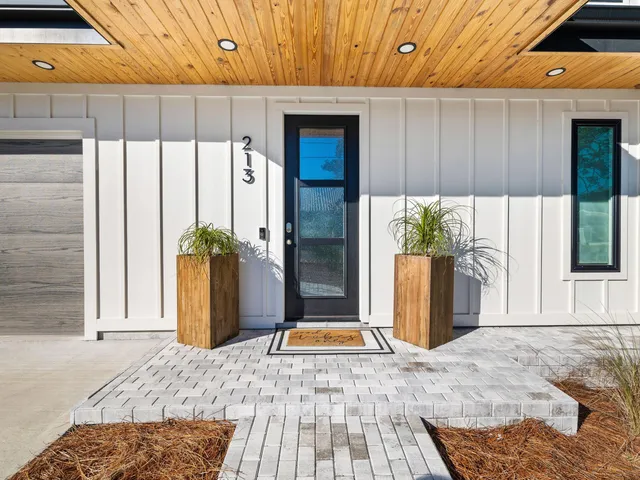 $1,199,000 | 213 Pinetree Drive, Panama City Beach, FL 32413