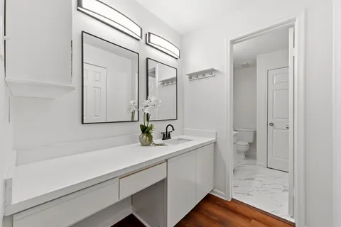 $179,000 | 9850 Pagewood Lane, Unit 1009, Houston, TX 77063