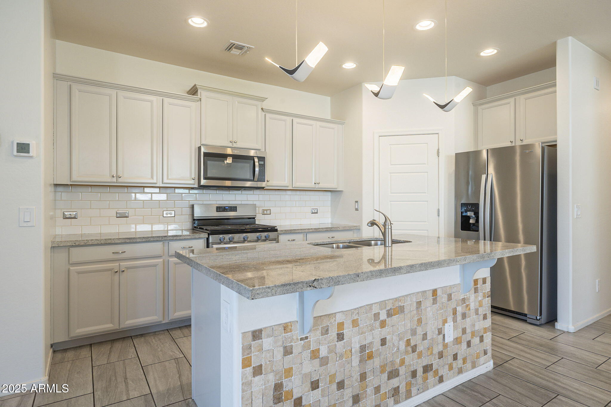 2838 West Apollo Road Phoenix, AZ 85041 - Photo 9 of 48 9-web-or-mls-Apollo-9