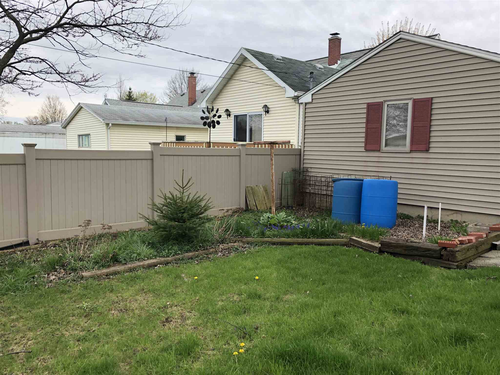 1216 Mix Avenue Decatur, IN 46733 - Photo 5 of 34