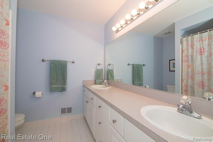 1778 Chase Drive Rochester, MI 48307 - Photo 32 of 36 9496_Chase_w.jpg
