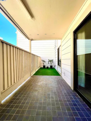 $309,000 | 2077 Washington Avenue, Unit 114, San Leandro, CA 94577