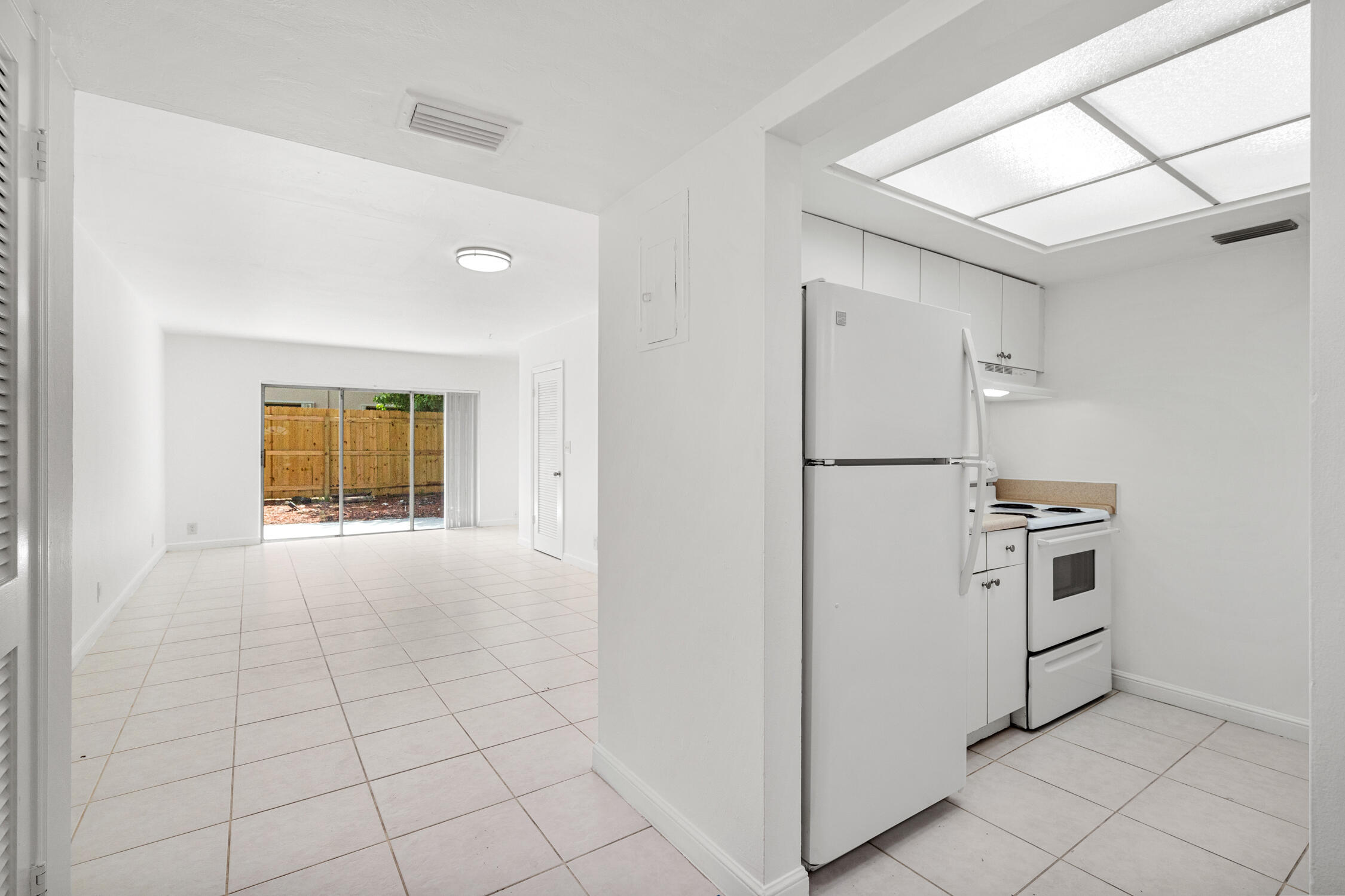 1783 Northwest 15th Vista, Unit 1 Boca Raton, FL 33432 - Photo 5 of 23 DSC00765