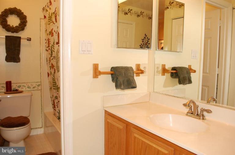 15811 Haynes Road Laurel, MD 20707 - Photo 21 of 23 Master Bath