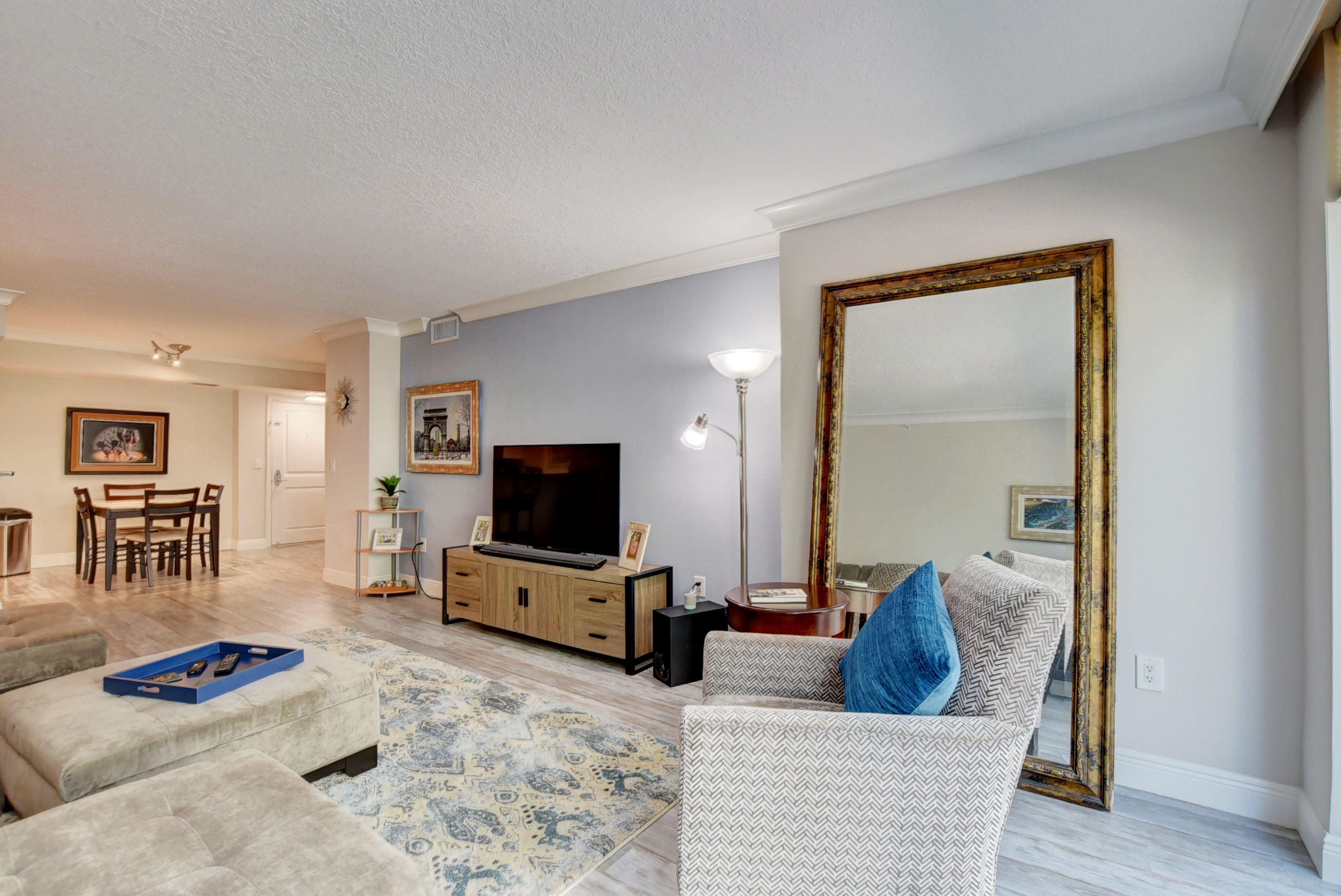 99 Southeast Mizner Boulevard, Unit 233 Boca Raton, FL 33432 - Photo 12 of 55 Living