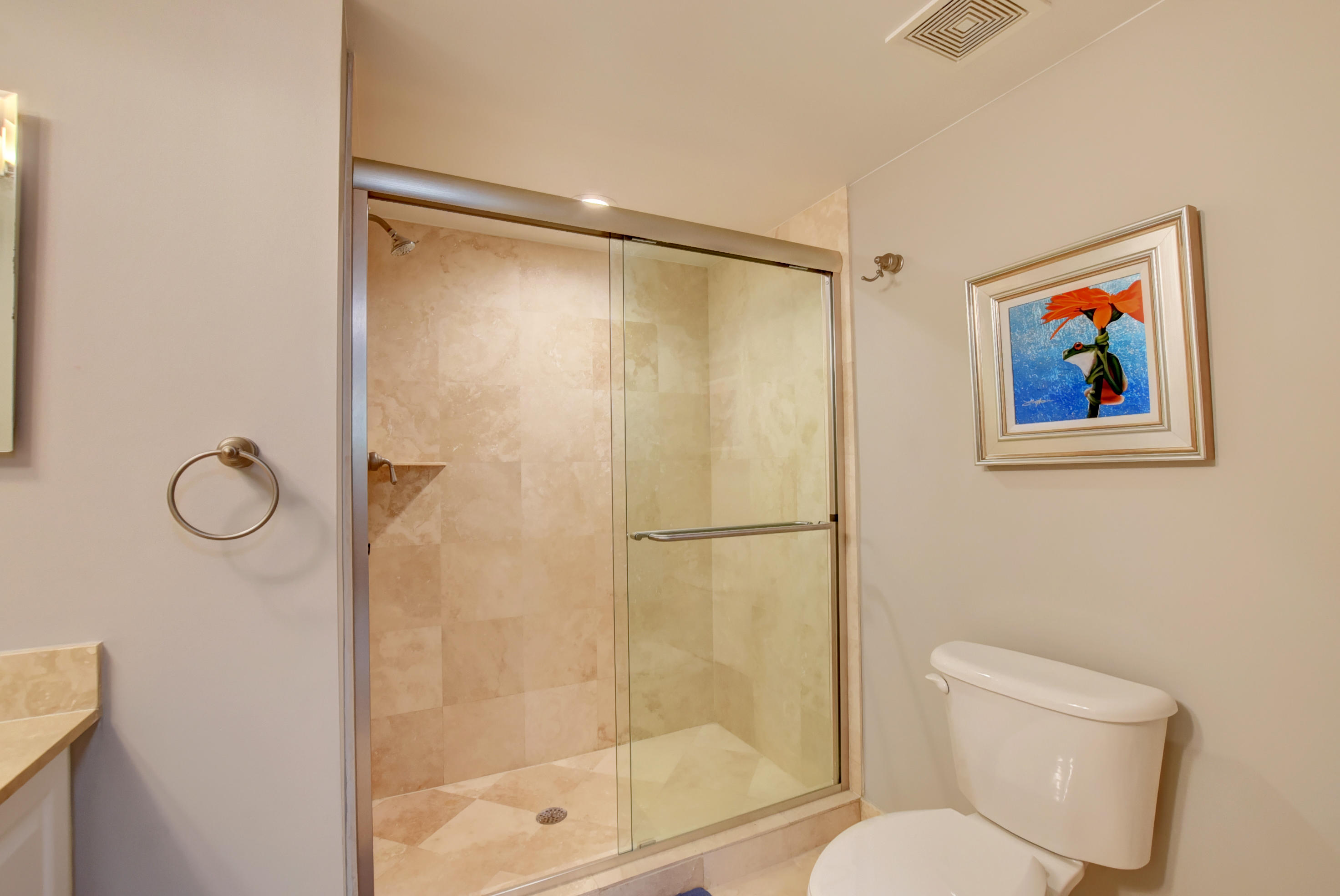 99 Southeast Mizner Boulevard, Unit 233 Boca Raton, FL 33432 - Photo 21 of 55 Bathroom 2