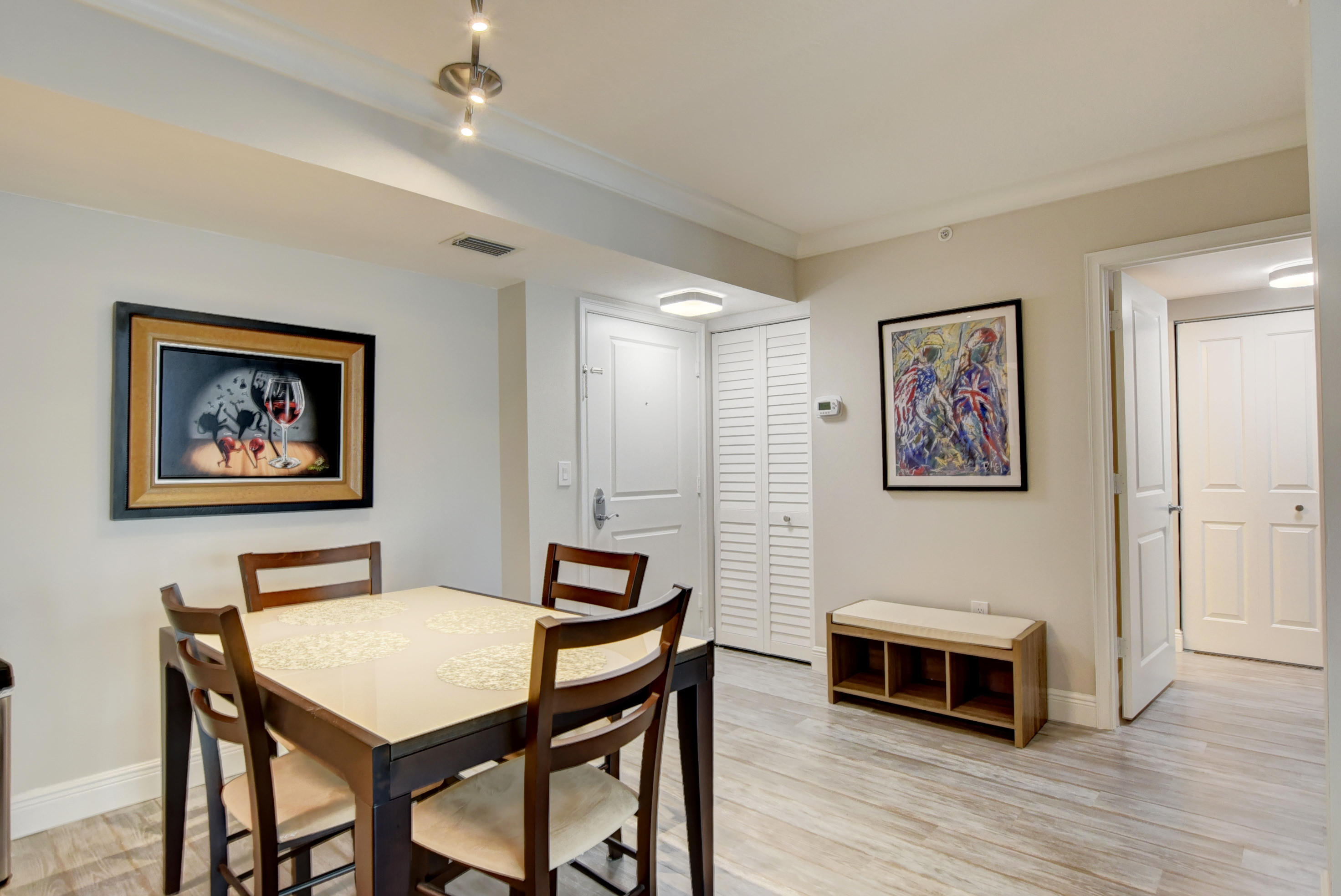 99 Southeast Mizner Boulevard, Unit 233 Boca Raton, FL 33432 - Photo 3 of 55 Foyer/Dining
