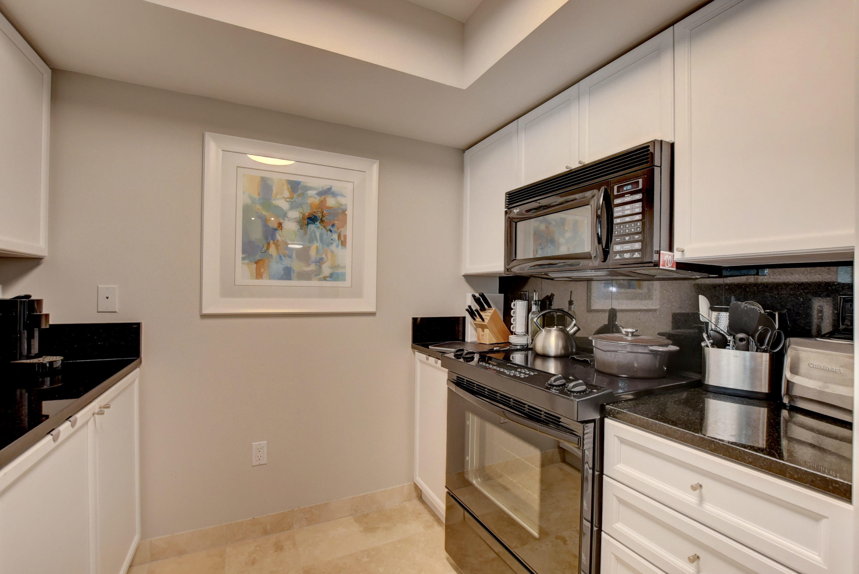 99 Southeast Mizner Boulevard, Unit 233 Boca Raton, FL 33432 - Photo 7 of 55 Kitchen