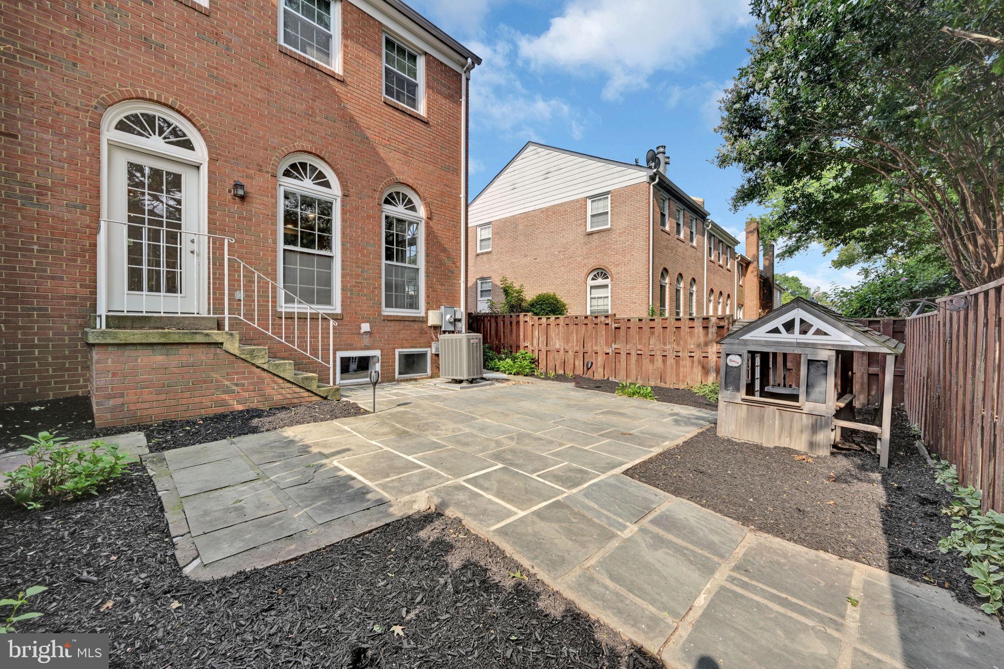 8069 Powderbrook Lane Springfield, VA 22153 - Photo 4 of 44 Backyard