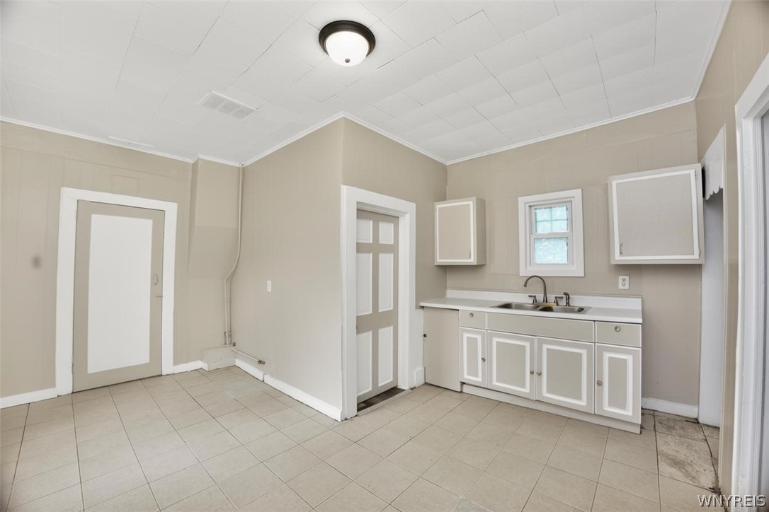 19 California Street Buffalo, NY 14213 - Photo 11 of 36