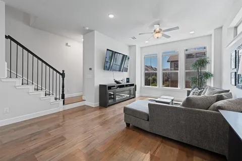 $500,000 | 2739 Flowering Peach Lane, Dallas, TX 75212