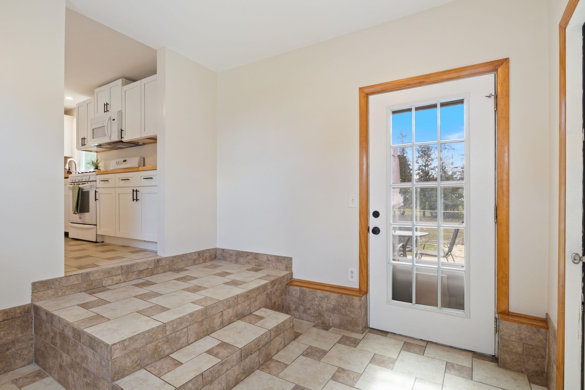 27 Ritter Street Nashua, NH 03060 - Photo 6 of 34 Gallery Image 6