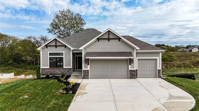 $650,000 | 10511 North Liberty Street, Kansas City, MO 64155