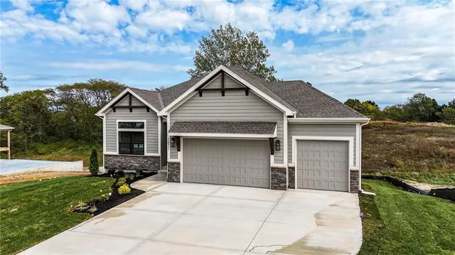 $650,000 | 10511 North Liberty Street, Kansas City, MO 64155