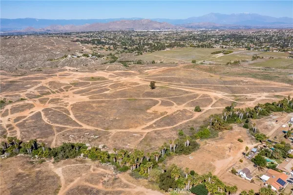 $3,500,000 | 0 Iris, Riverside, CA 92504