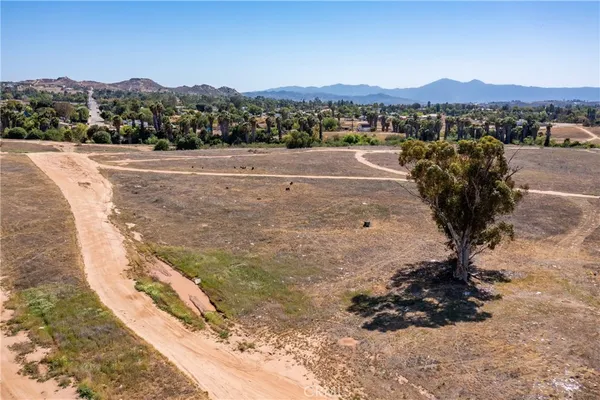 $3,500,000 | 0 Iris, Riverside, CA 92504
