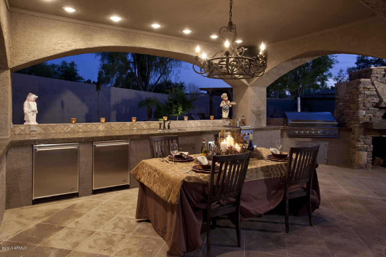 4339 South Bandit Road Gilbert, AZ 85297 - Photo 16 of 42 True Outdoor Kitchen and Dining